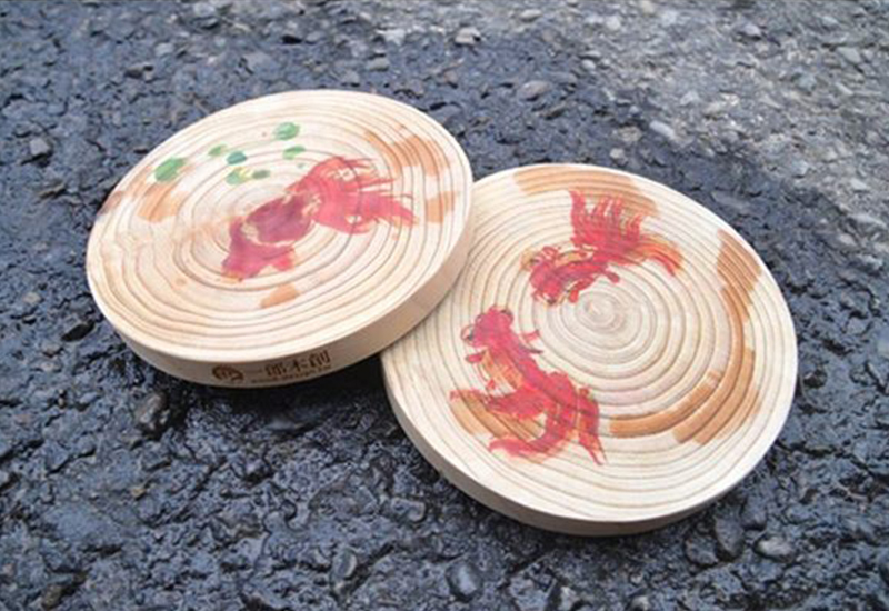 用年輪比作漣漪,從水面賞金魚。