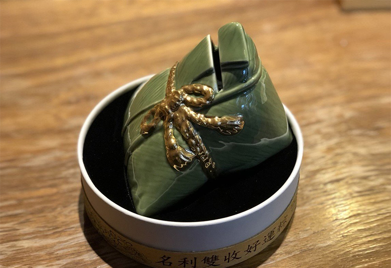 葉佳讓 有求必中 有求必粽存錢筒 名片座(綠)