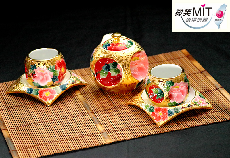 法華彩 鎏金圓緣茶壺組(1壼2杯2杯托禮盒組) 台灣MIT認證  法華彩 鎏金圓緣茶壺組(1壼2杯2杯托禮盒組) 台灣MIT認證