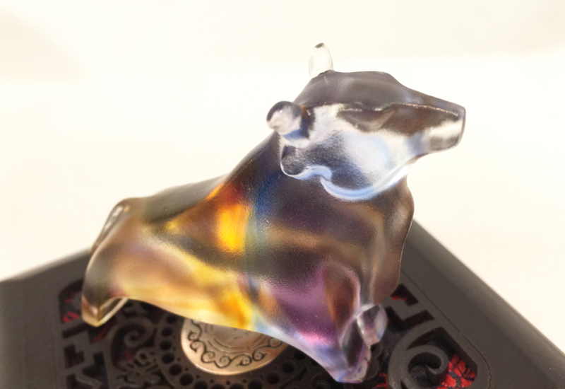 林一雄琉璃 小牛 十二生肖十二地支 琉璃雕塑 林一雄琉璃 小牛 十二生肖十二地支 琉璃雕塑