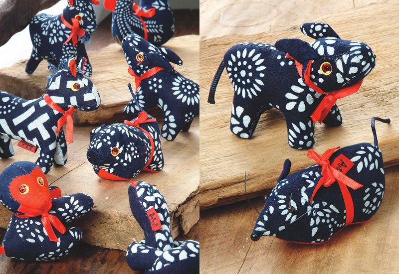 台灣花布 藍染工藝 藍染花布12生肖布偶 全套組(兔子缺貨) 台灣花布 藍染工藝 藍染花布12生肖布偶 全套組(兔子缺貨)