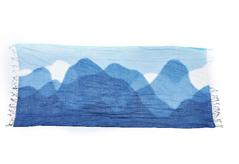 天染工坊 山鄉組曲— 天然藍靛多層次疊染棉圍巾(3款可選) 天染工坊 山鄉組曲— 天然藍靛多層次疊染棉圍巾(3款可選)