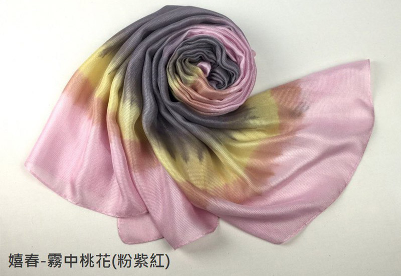 天染工坊 嬉春— 天染伊麗紗蠶絲圍巾(4色可選) 天染工坊 嬉春— 天染伊麗紗蠶絲圍巾(4色可選)