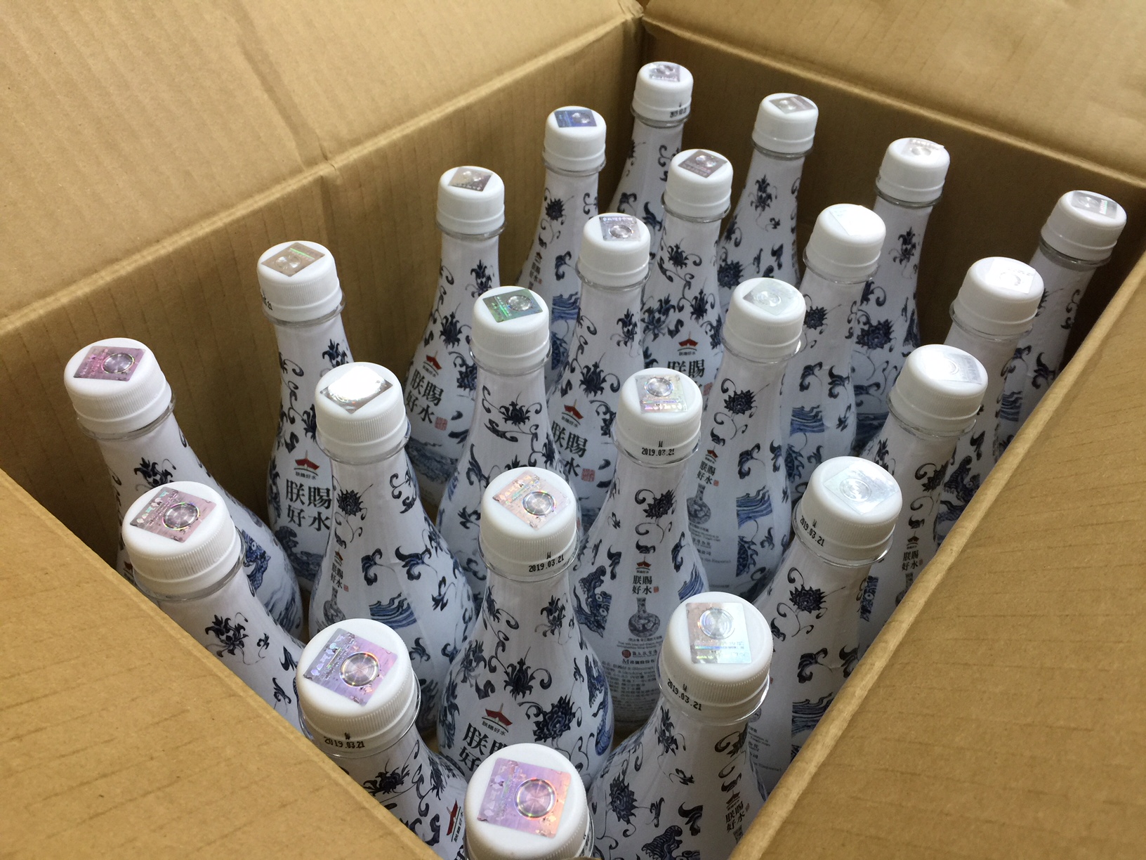 綽科拉 朕賜好水 龍紋天球瓶(24入)  礦泉水整箱售 綽科拉 朕賜好水 龍紋天球瓶(24入)  礦泉水整箱售