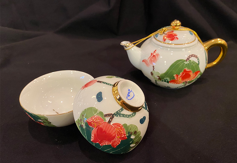 法華彩 荷氣生財鎏金茶壺組(1壺2杯)  台灣MIT認證  法華彩 荷氣生財鎏金茶壺組(1壺2杯)  台灣MIT認證