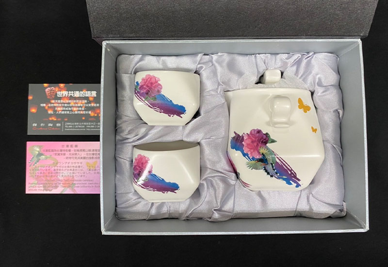 3D藍鵲天燈茶具組一壺二杯 台灣MIT認證 鶯歌燒 3D藍鵲天燈茶具組一壺二杯 台灣MIT認證 鶯歌燒