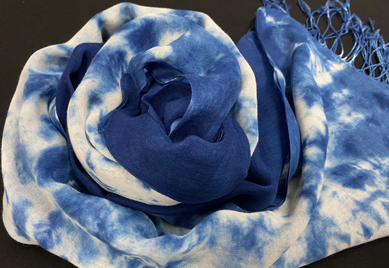 天染工坊 飛越雲天-天染細紡純棉圍巾(3色可選) 天染工坊 飛越雲天-天染細紡純棉圍巾(3色可選)