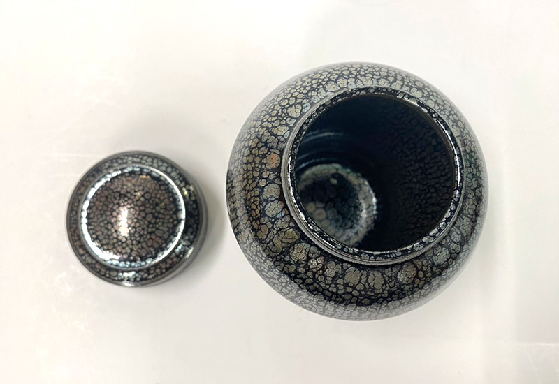 楊春生 照窯 銀輝油滴天目 貴妃型茶倉 楊春生 照窯 銀輝油滴天目 貴妃型茶倉