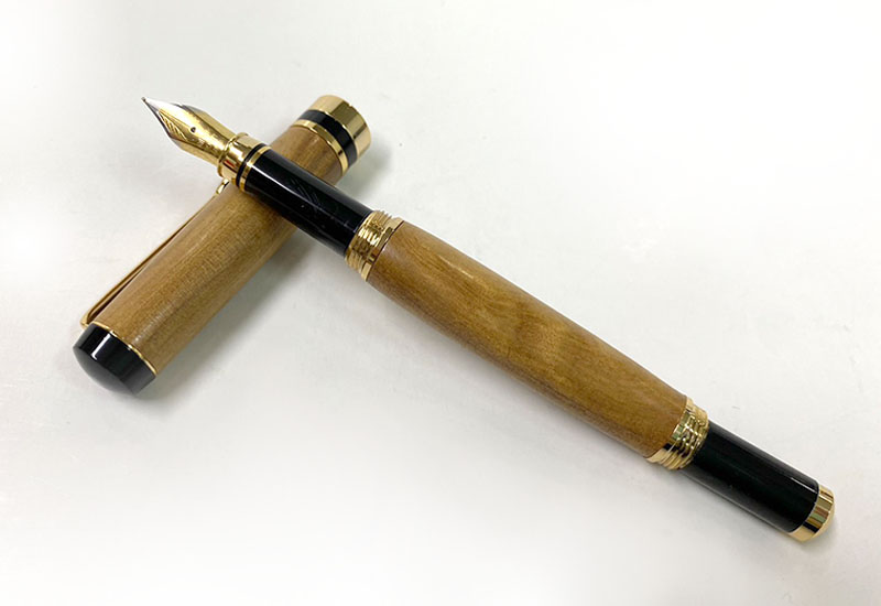 陳柏融 台灣梢楠鋼筆(鴨嘴筆)禮盒組  陳柏融 台灣梢楠鋼筆(鴨嘴筆)禮盒組