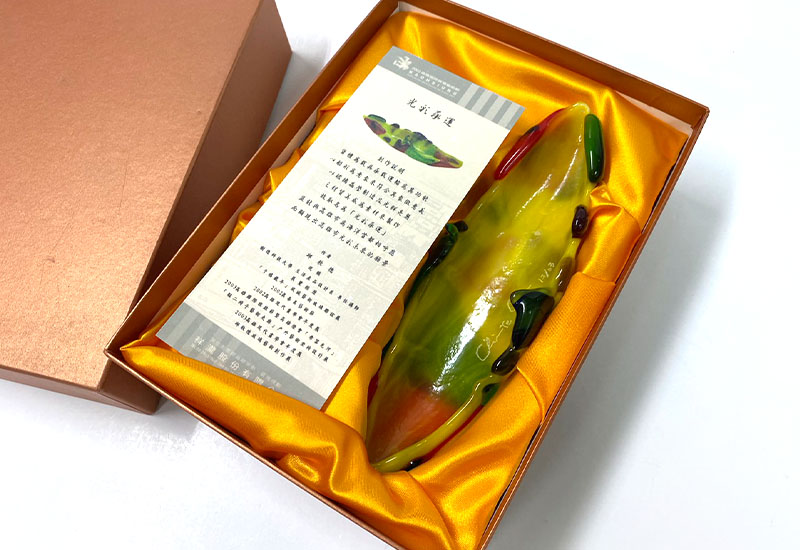 邱秋德 光彩承運 (琉璃) 附作者簽名 邱秋德 光彩承運 (琉璃) 附作者簽名