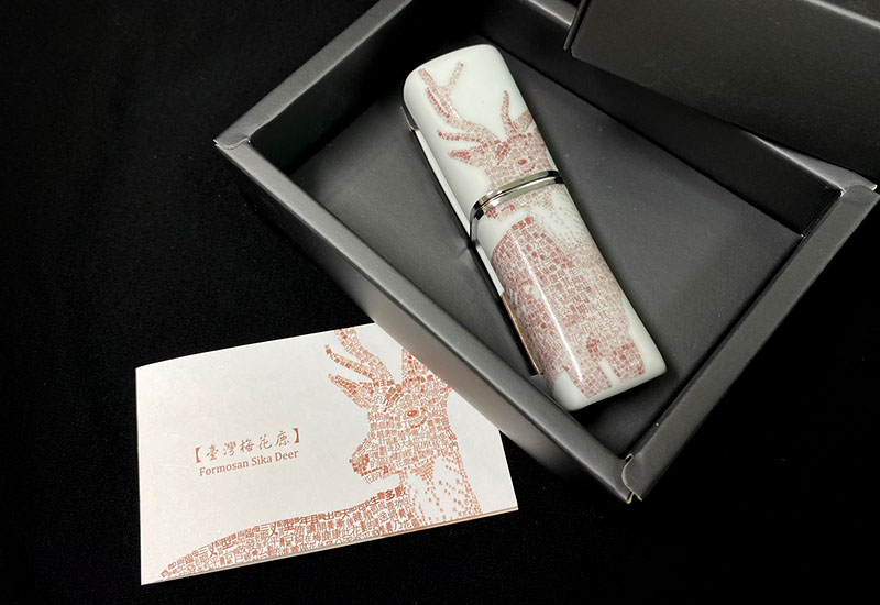 台灣梅花鹿陶瓷釘書機 台灣梅花鹿陶瓷釘書機