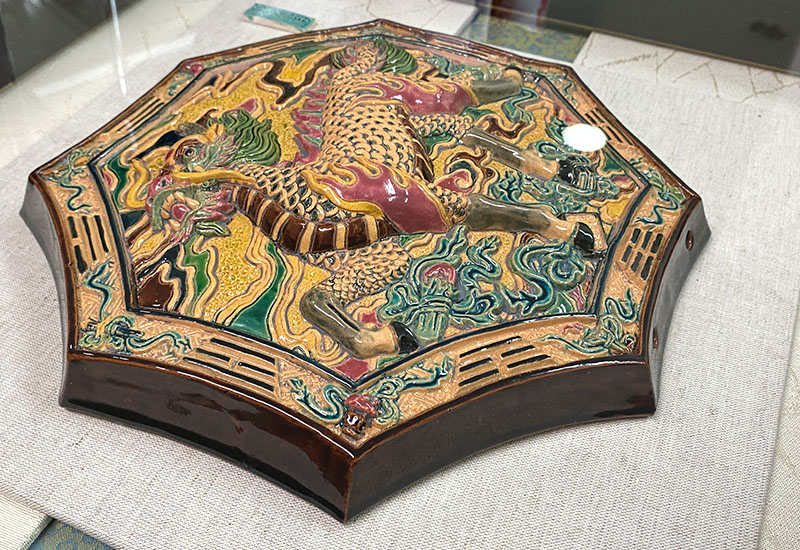 呂勝南 NH- 0209 八卦麒麟(含框與玻璃面)  呂勝南 NH- 0209 八卦麒麟(含框與玻璃面)
