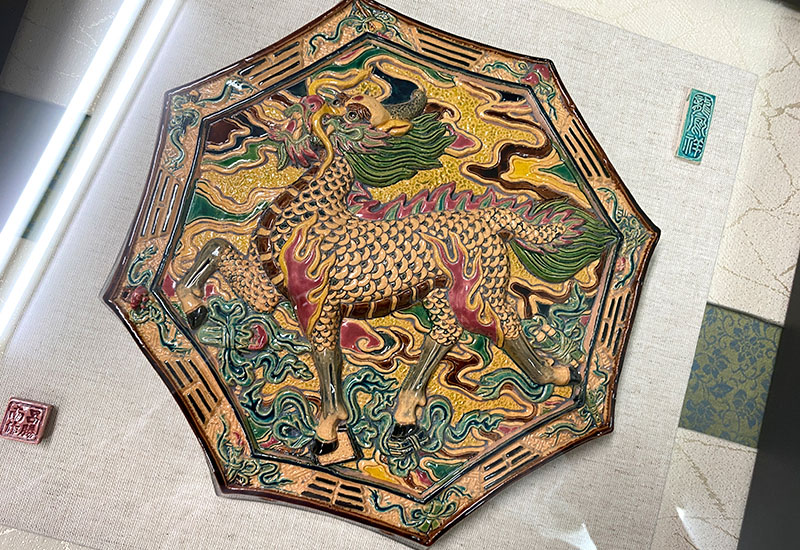 呂勝南 NH- 0209 八卦麒麟(含框與玻璃面)  呂勝南 NH- 0209 八卦麒麟(含框與玻璃面)