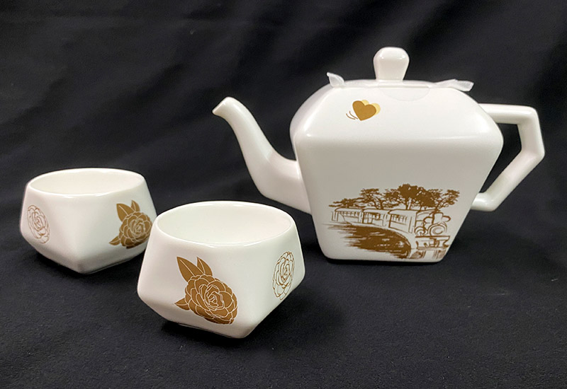 L41風華台灣天燈後把茶具組(一壺二杯) L41風華台灣天燈後把茶具組(一壺二杯)