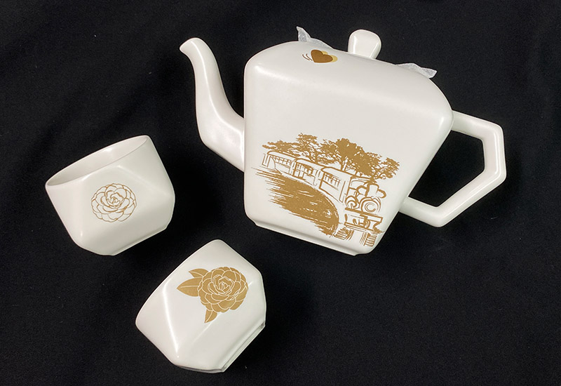 L41風華台灣天燈後把茶具組(一壺二杯) L41風華台灣天燈後把茶具組(一壺二杯)