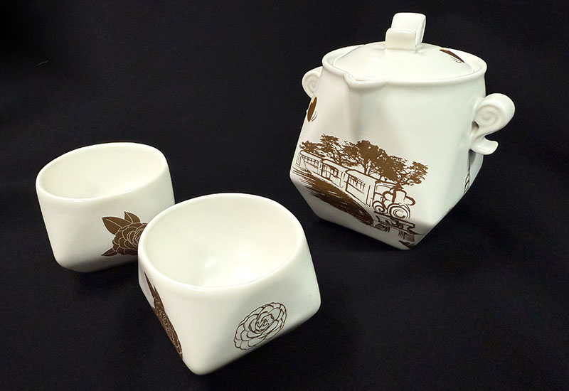 L78風華台灣天燈茶具(一壺二杯) L78風華台灣天燈茶具(一壺二杯)