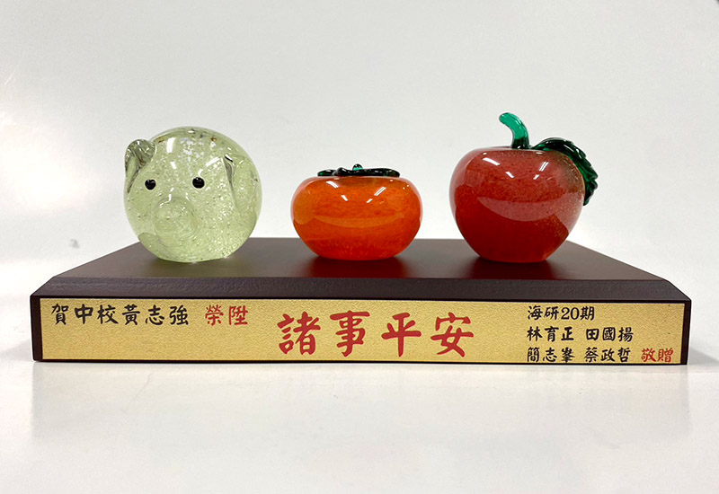 【客製金箔片】梅花山茶 黃金畫_金箔片2件: 【客製金箔片】梅花山茶 黃金畫_金箔片2件: