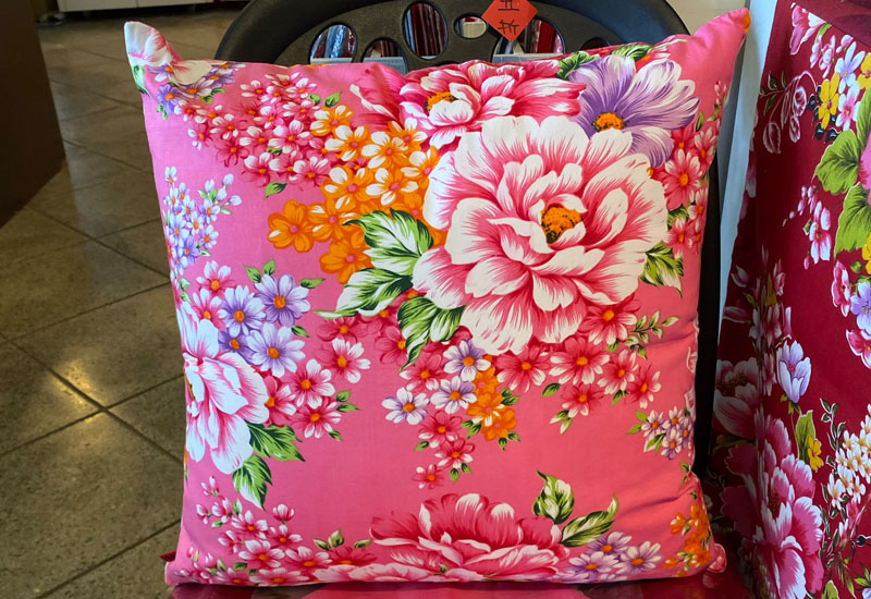 台灣花布 四角抱枕套-粉紅色 台灣花布 四角抱枕套-粉紅色