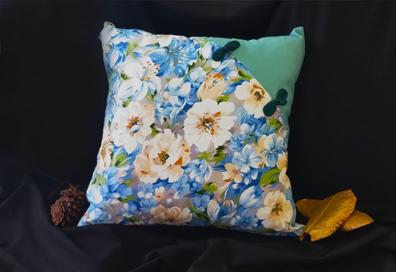 台灣花布 釦子抱枕套-藍色 台灣花布 釦子抱枕套-藍色