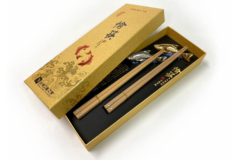 葉佳讓 幸福愉筷 檜木筷 (金銀2入組) 葉佳讓 幸福愉筷 檜木筷 (金銀2入組)