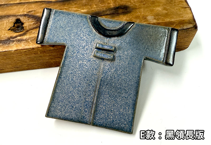 懷舊台灣 客家服飾杯墊-E款(黑領長版) 懷舊台灣 客家服飾杯墊-E款(黑領長版)