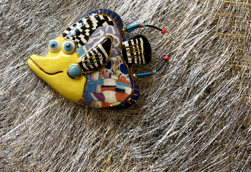 蔡爾平 純手工蝴蝶魚 彩鑲瓷雕塑別針胸針 pin brooch