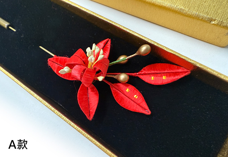 傳統紅春仔花(玉蘭花) 夾胸針髮梳 傳統紅春仔花(玉蘭花) 夾胸針髮梳