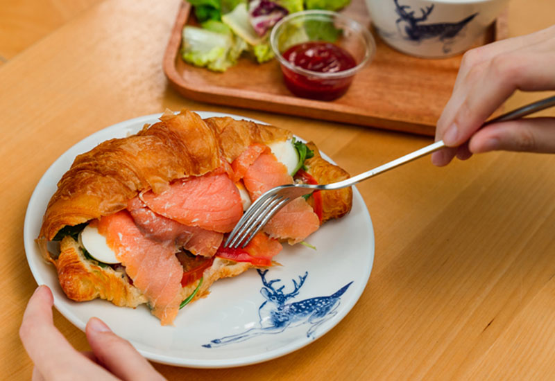 T56-梅花鹿碗盤組(6碗6盤) T56-梅花鹿碗盤組(6碗6盤)